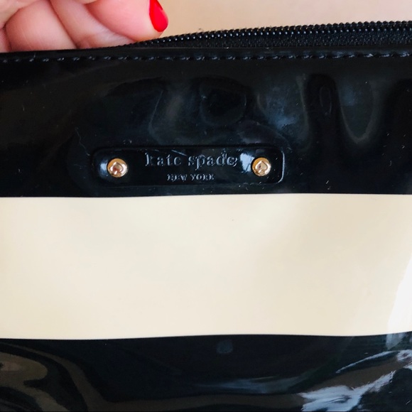 Cream/Black striped Kate Spade purse! - Picture 4 of 8